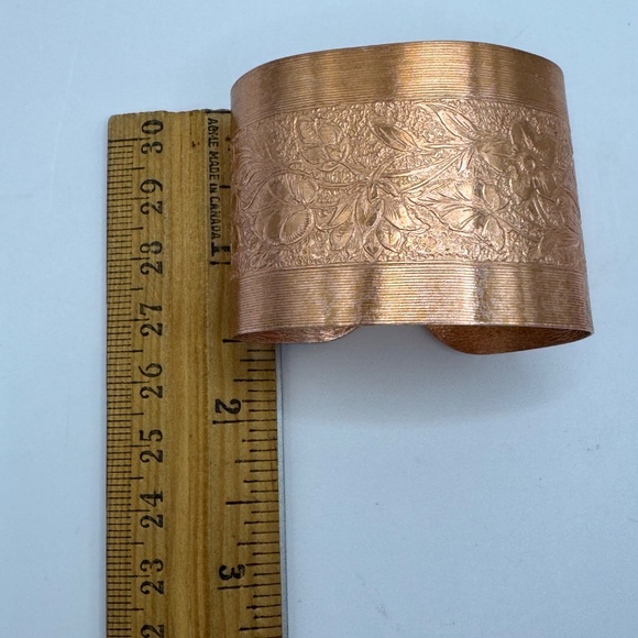 Set of 4 Coppercraft floral embossed napkin rings. Vintage copper napkin holders - Picture 9 of 12